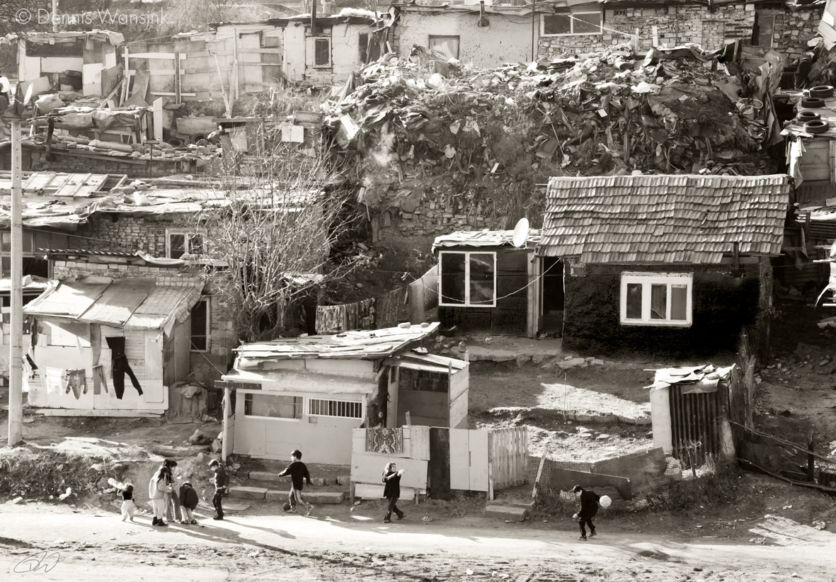 Slum quarter Varna (© Dennis Wansink)